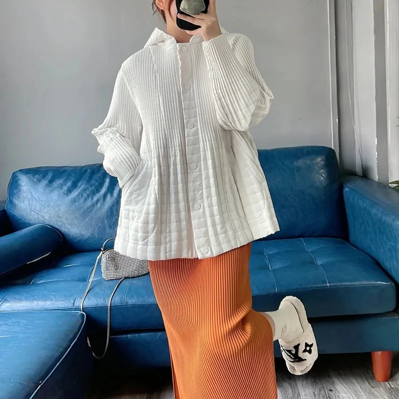 White Pleated Stand Collar Button Jacket Long Sleeve Loose Fit with Pockets Soft Fabric Casual Daily Wear Trendy Chic Ensemble