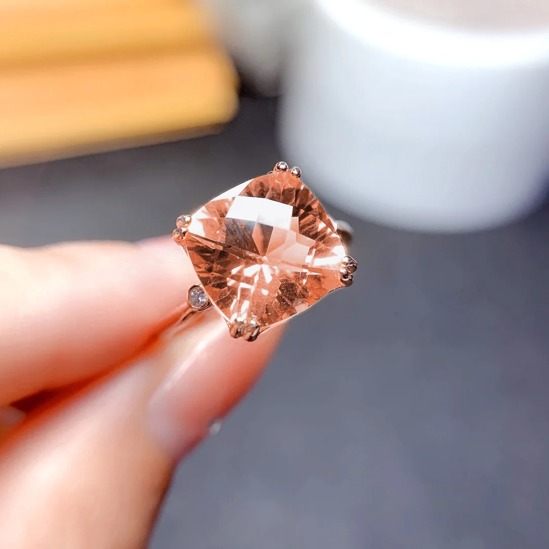 Verstellbarer Ring aus 925er Sterlingsilber, verziert mit einem 5-Karat-Prinzessinnen-Schliff-Quadrat-Farbdiamant-Edelstein für modebewusste Frauen – Detail 1