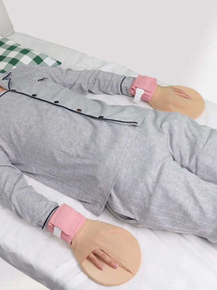 

Multifunctional Partition Opening Restraint Gloves Elastic Cloth Breathable Built-in EVA Board Ventilation Three-fingers Fix