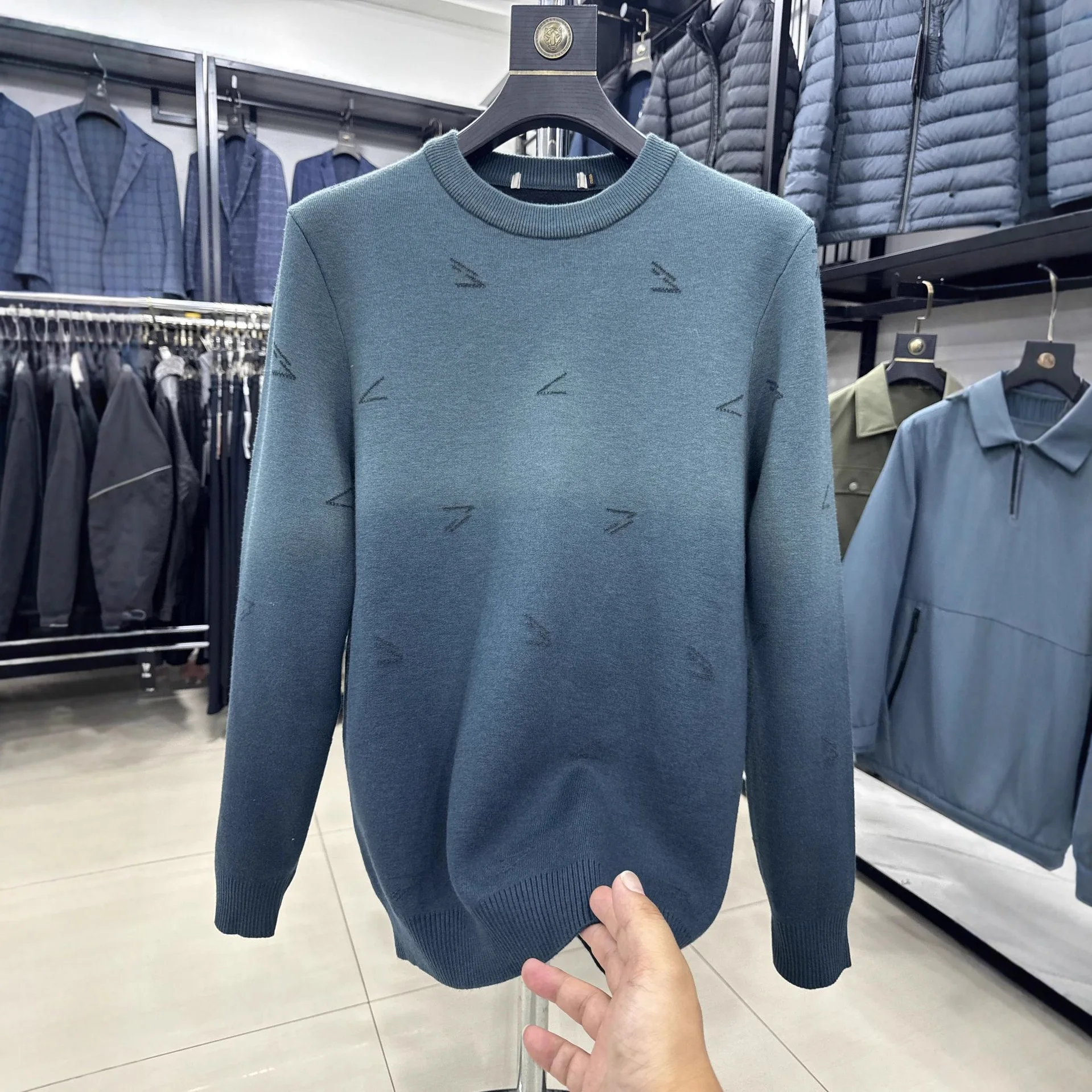 

Faionable adient Color Thiened Fce round Ne Повседневный свитер для мужчин Теплый универсальный трикотаж для отдыха от Haijia 4U093A