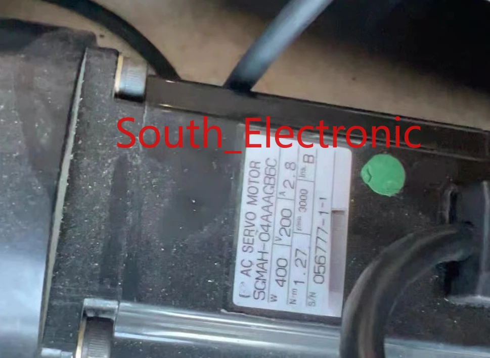 

SGMAH-04AAAGB6C servo motor , In good working condition, free shipping