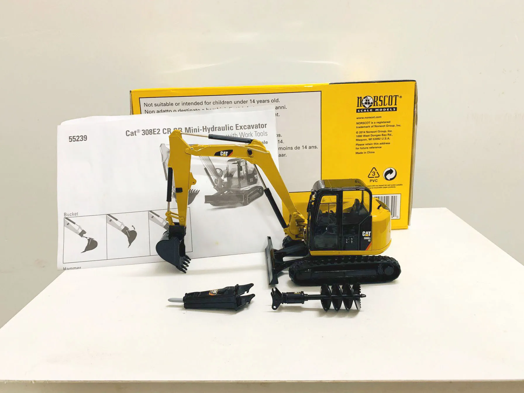 

308E2 CR SB Mini Hydraulic Excavator 1:32 Scale DieCast Metal Collectible Model 55239 New in Box