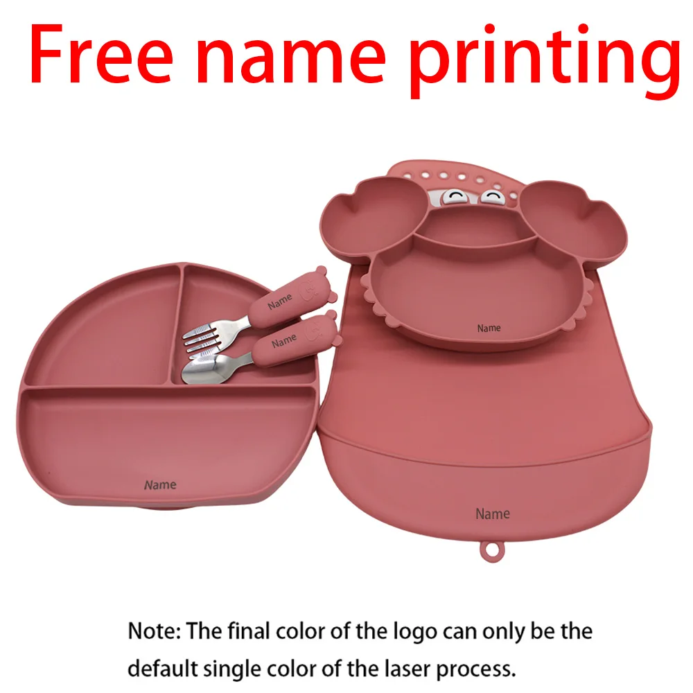 

Набор детской посуды с бесплатной печатью имени: нагрудник, тарелка, вилка, ложка - силиконовый материал, индивидуальный подарок