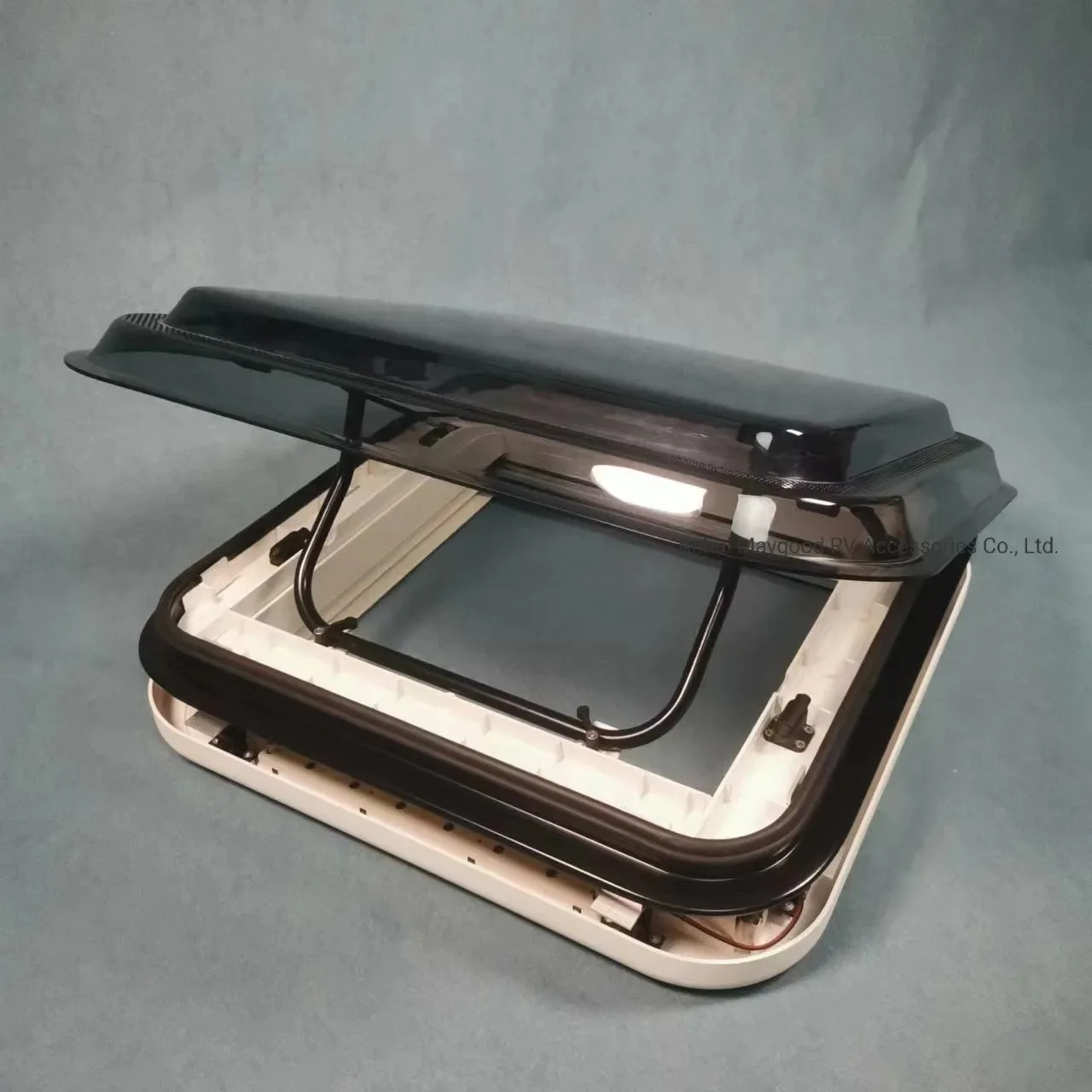 

ATVAluminum LED Ventilation Skylight Ceiling Mounted Sunroof With Fly Net For RV Camper Trailer