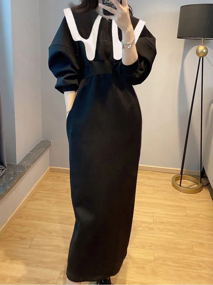 

High end slimming black dress 2024 spring new women's clothing design with Hepburn style pointed neckline sexy dress