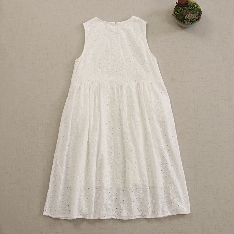 Japanese Sweet Mori Girl Hollow Out Embroidery Tank Dress Women O-Neck Sleeveless Solid Color Casual Loose A-Line Dresses