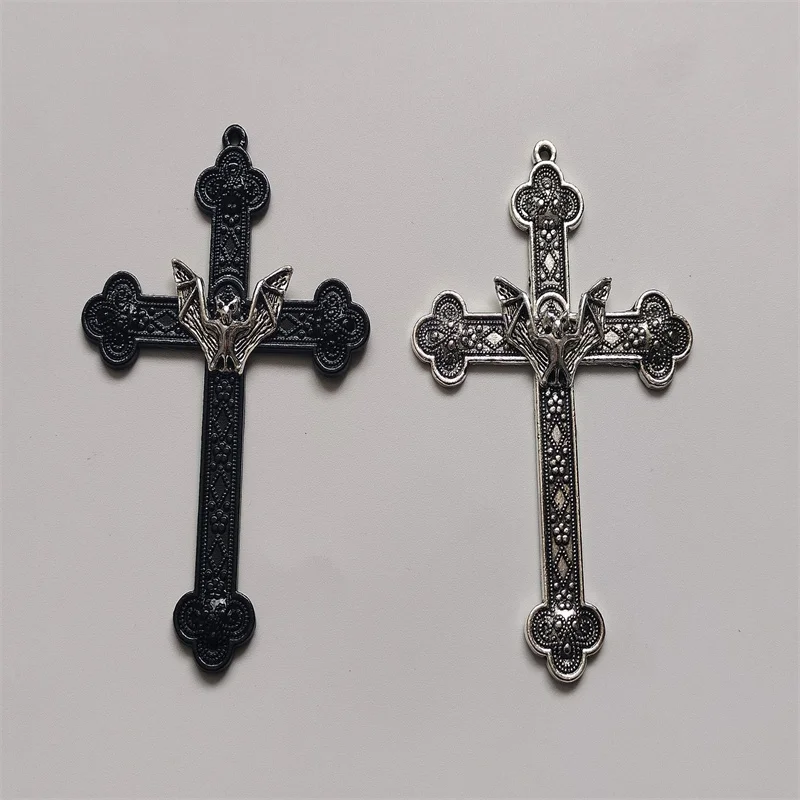 2pcs Gothic Antique Silver Color Filigree Vampire Bat Cross Pendant Vintage Religious Christian DIY Charms Jewelry Crafts Making