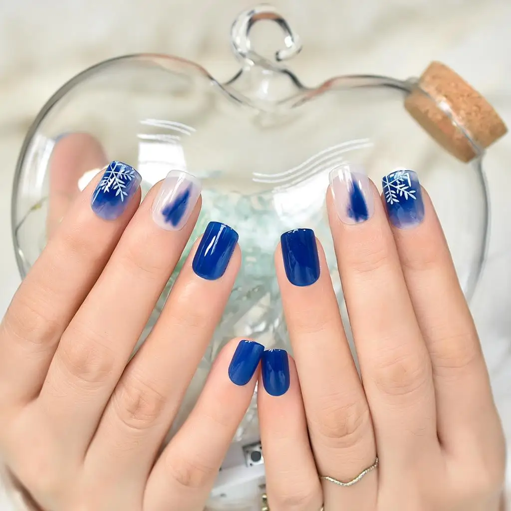 3D Christmas Press On Nails Short Squoval Blue Snowflake Nail Art Tips Salon Reusable Acrylic Nails Manicure Fake Nails