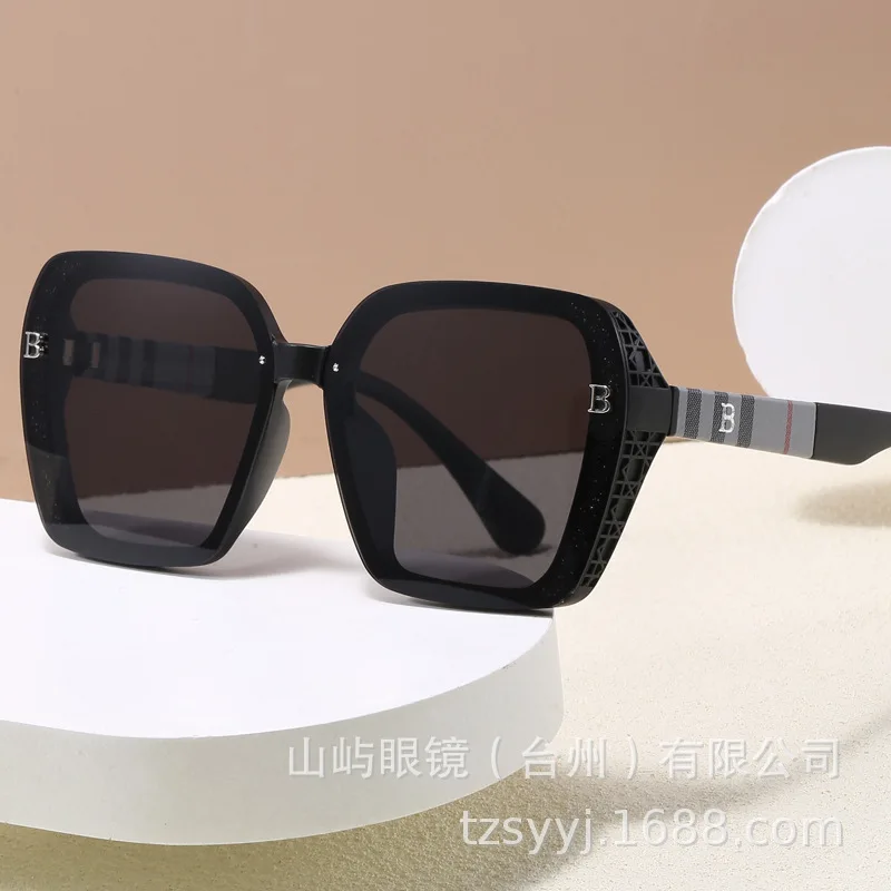 

2025 New Luxury Womens Polarized Sunglasses Premium Fashion Square Trendy Best Seller Versatile