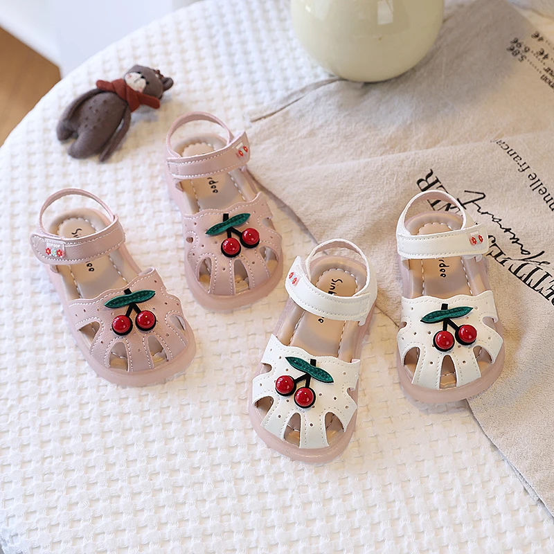 

Girls' Flat Shoes with Red Cherry and Flower Decorations Summer Hollow Breathable Walking Shoes Children's Soft-soled Shoes