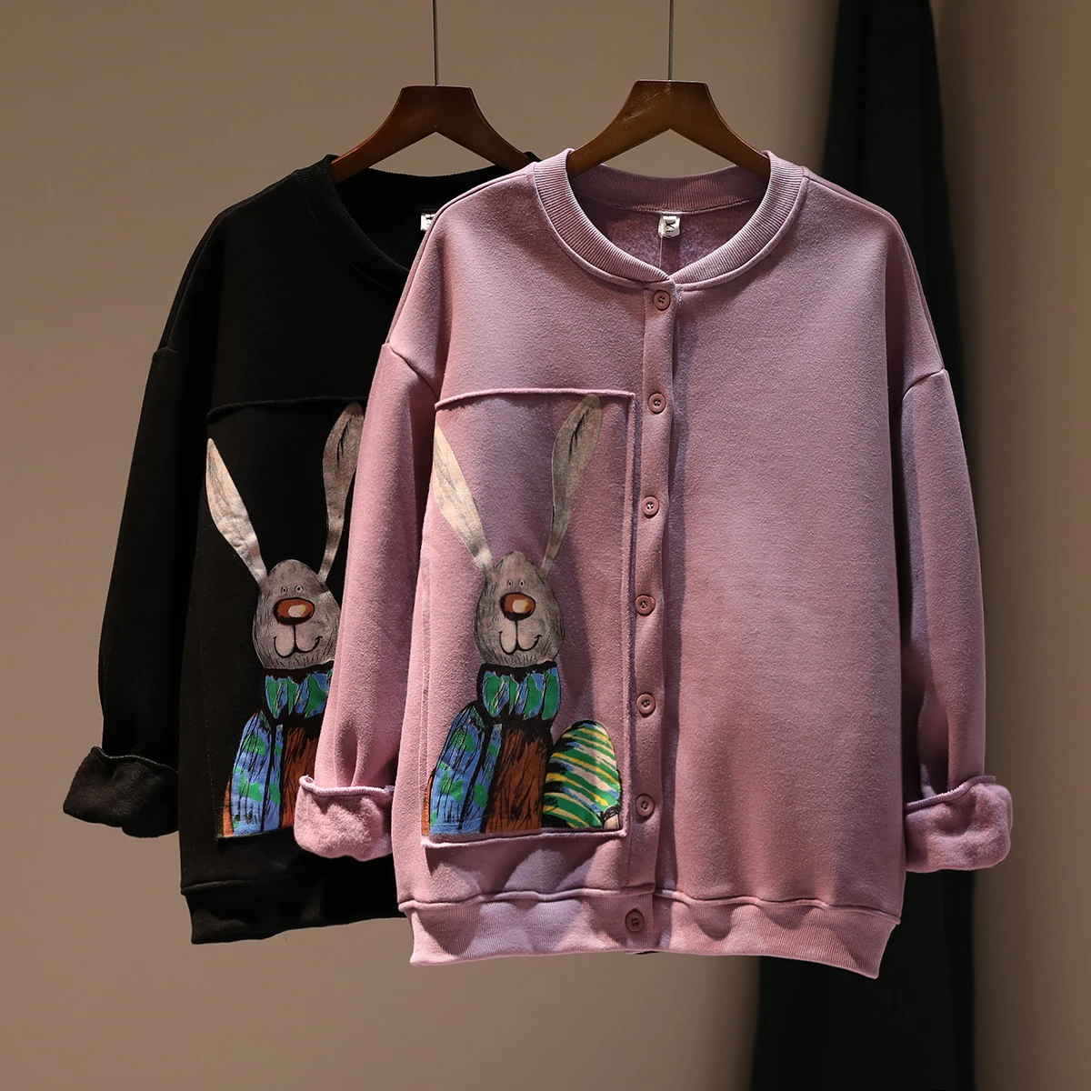 

Casual Cartoon Print Fce Lined Sweatirt Autumn Winter round Ne Button up Long Sve Regular Length Women's Jaet