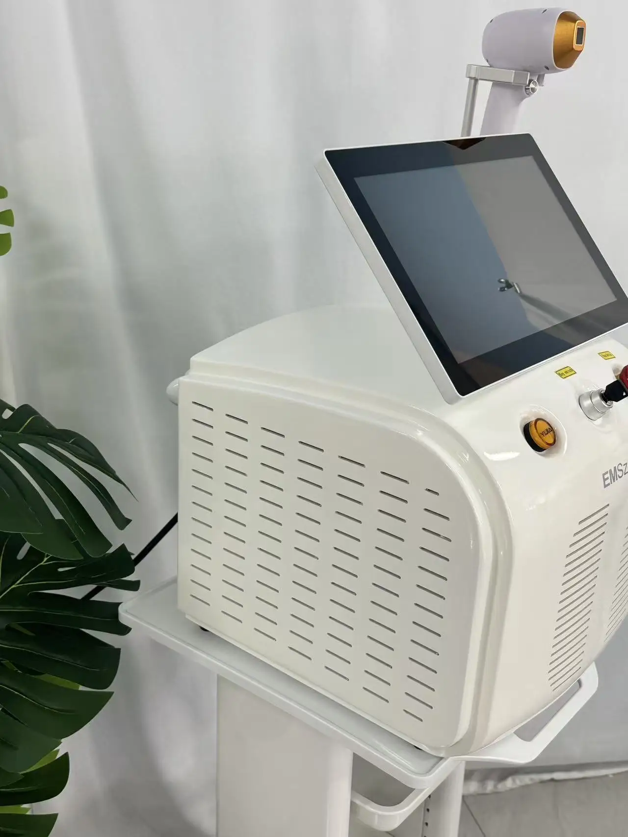 Máquina de depilación láser profesional Alexander Diode 3 longitud de onda 808nm 755 1064 Dispositivo de depilación láser de titanio hielo 3500W