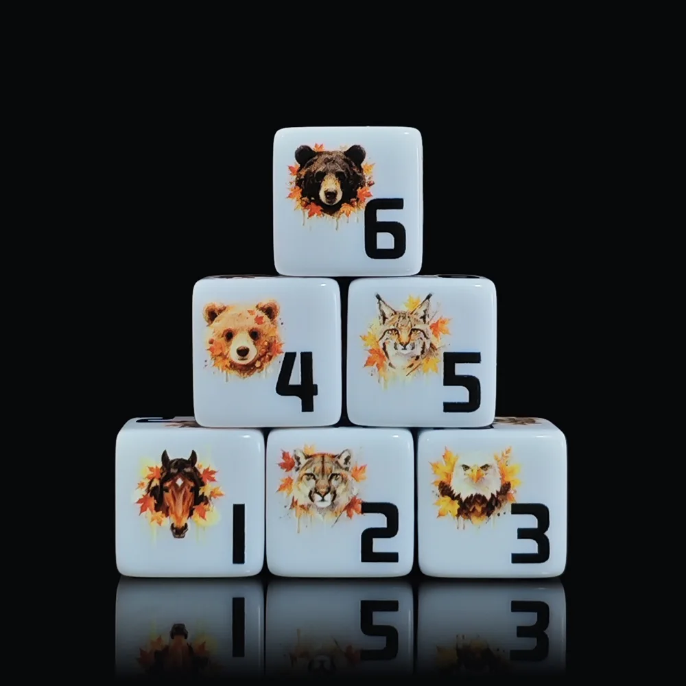 12 Stück D6 Würfel mit Herbst-Wildtier-Motiven, Weiße Acryl-Sechsseitenwürfel mit Ahornblatt-, Bären-, Adler- und Pferdemuster für DND RPG