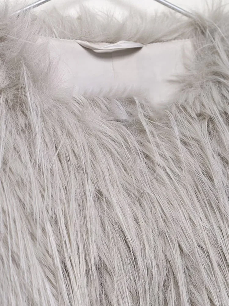 

Теплая женская шуба из искусственного меха, свободное белое плюшевое пальто с длинными рукавами, женская куртка на меху 2025 года, элегантная осенне-зимняя лохматая верхняя одежда