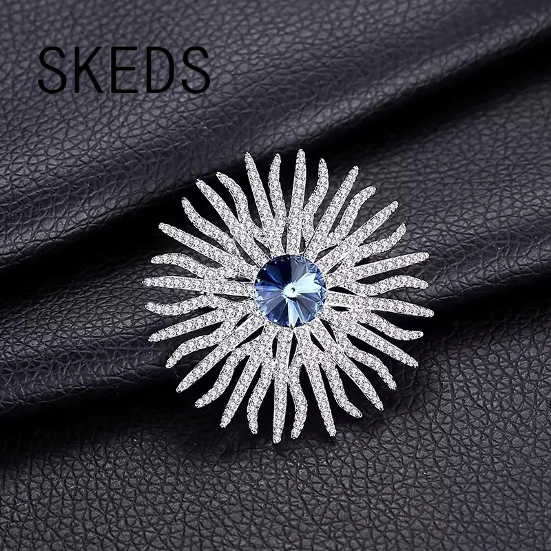 SKEDS Fashion Classic Luxury Full Crystal Flower Badges Pin For Women Men Exquisite Rhinestone Shining Boutique Party Brooch