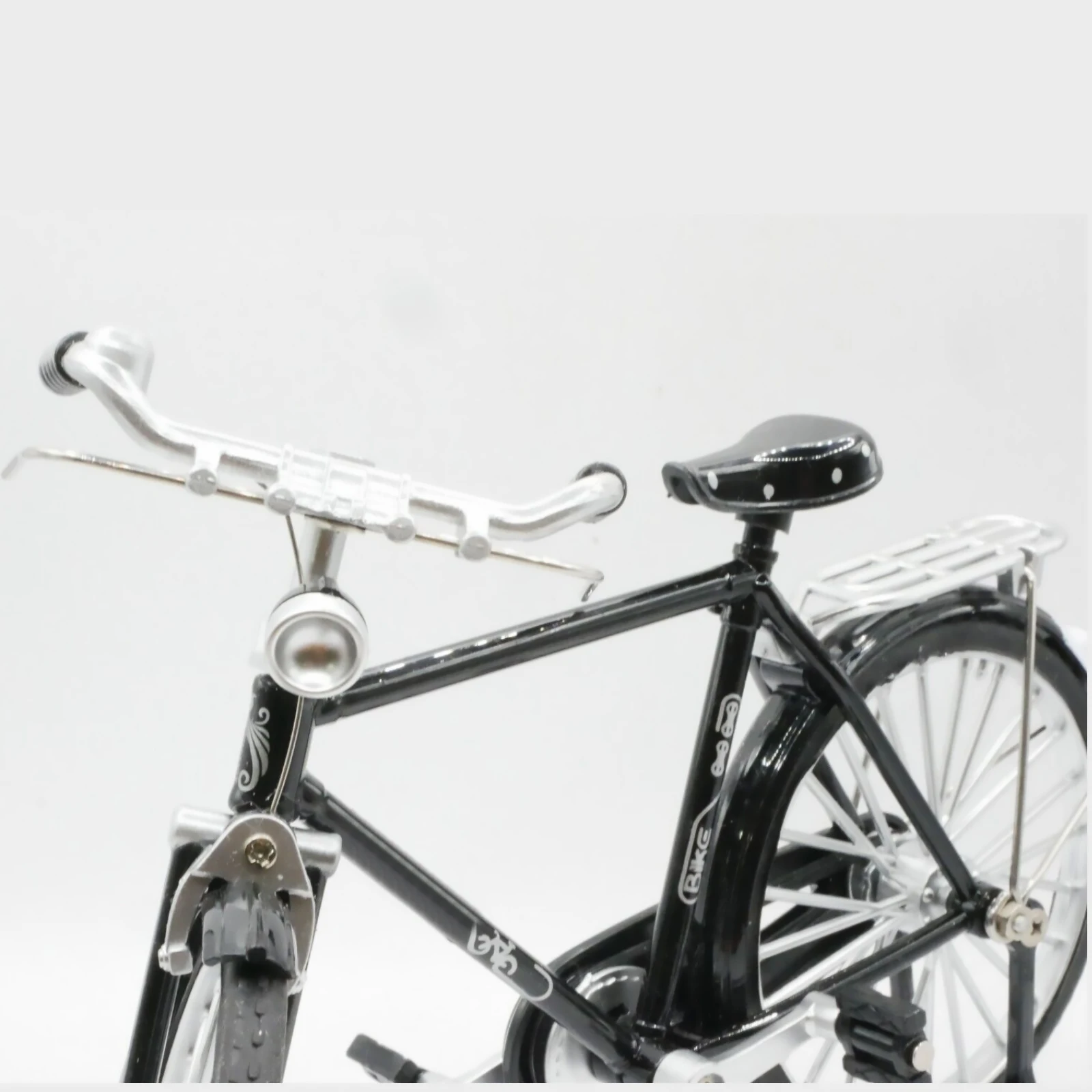 Modelo de bicicleta de liga em miniatura, escala 1/10, com inflador, modelo de metal retrô, simulação fundida, coleção de presentes, brinquedos