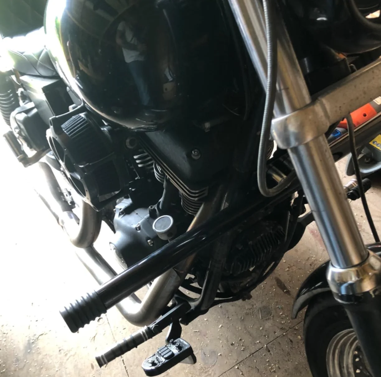 Motorrad Black Highway Front Engine Guard Crash Bar Protector für Harley Dyna Low Rider S ST Modelle mit Mid Control 2022-2023