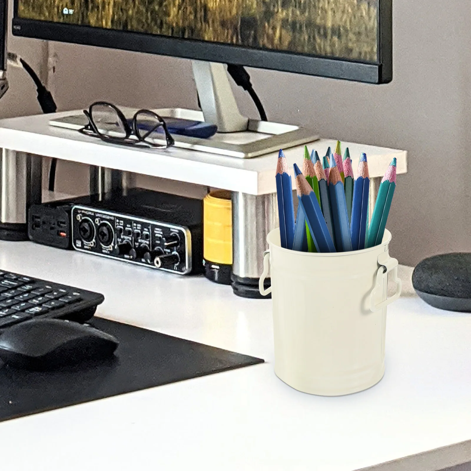 

Trash Can with Lid Metal Bucket Large Capacity Pen Holder Desk Office Garbage Container Iron Storage Organizer Countertop Mini