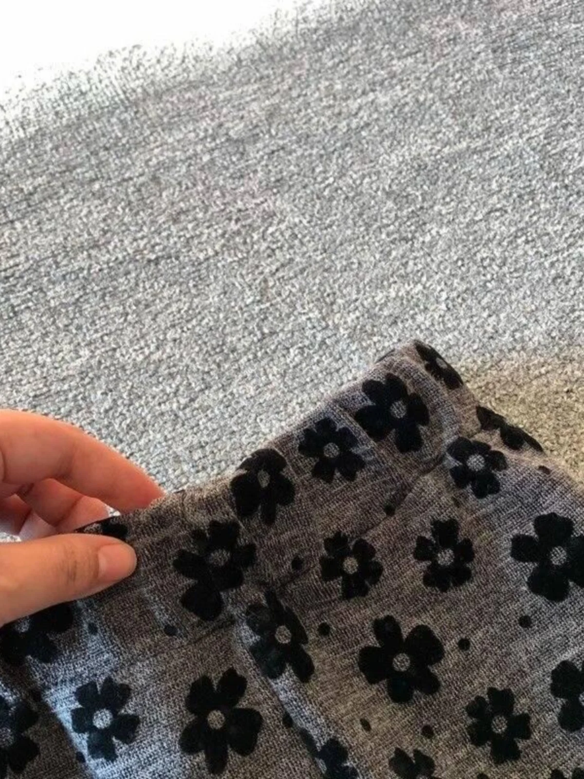 بنطلون نسائي واسع بخصر مرتفع مزين بالزهور بتصميم كوري، مبطن بالفرو، مرن، مناسب للمقاسات الكبيرة، مثالي للتنقلات اليومية.