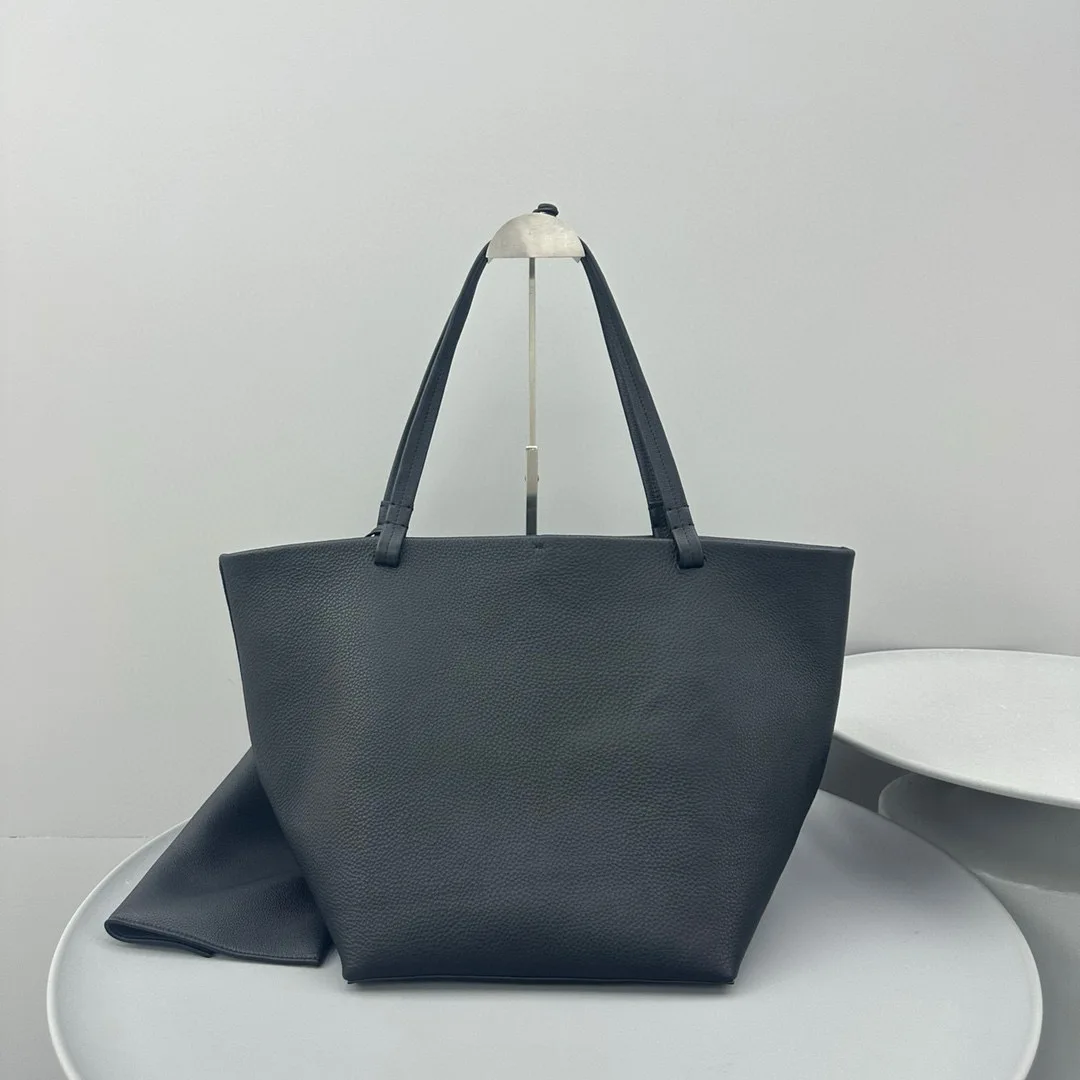 

Casual Black Leather Tote Bag Durable Material, Elegant Design Versatile Functionality