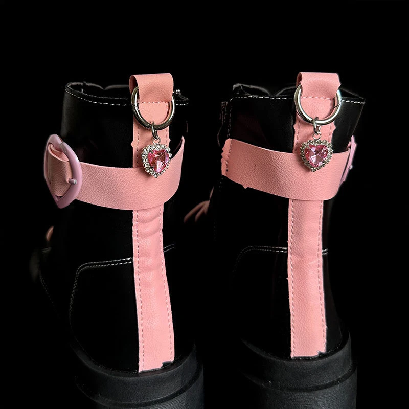 Accesorios de hebilla de tacón de bota Martin lindos de amor de diamante de agua de lujo ligero, temperamento versátil, accesorios colgantes de corazón de melocotón