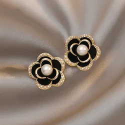 Big Black Camellia Imitation Pearl Stud Earrings for Women Temperament Fashion Cute Geometry Jewelry Accessories Gift