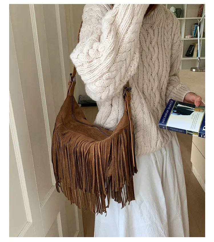 

European American Retro Shoulder Bag Trendy Style with Tassels Matte PU Women's Crossbody Bag for Clubbing Commuting Shopping