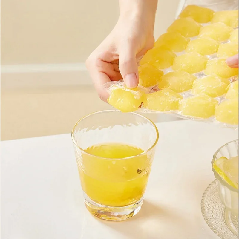 100Pcs Disposable Ice Pouches Self-Sealing Ice Cube Trays DIY Summer Easy-Tear Ice-making Bags for Freezing Juices and Baby Food
