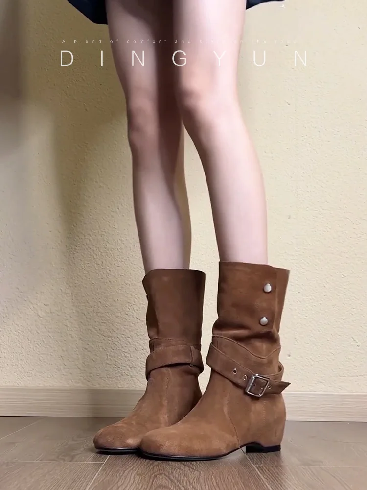 النساء حذاء من الجلد 2025 الخريف الشتاء جديد المرأة الجلد المدبوغ كاوبوي الأحذية لينة جلد الغنم جولة تو حزام مشبك أحذية بوت قصيرة #5