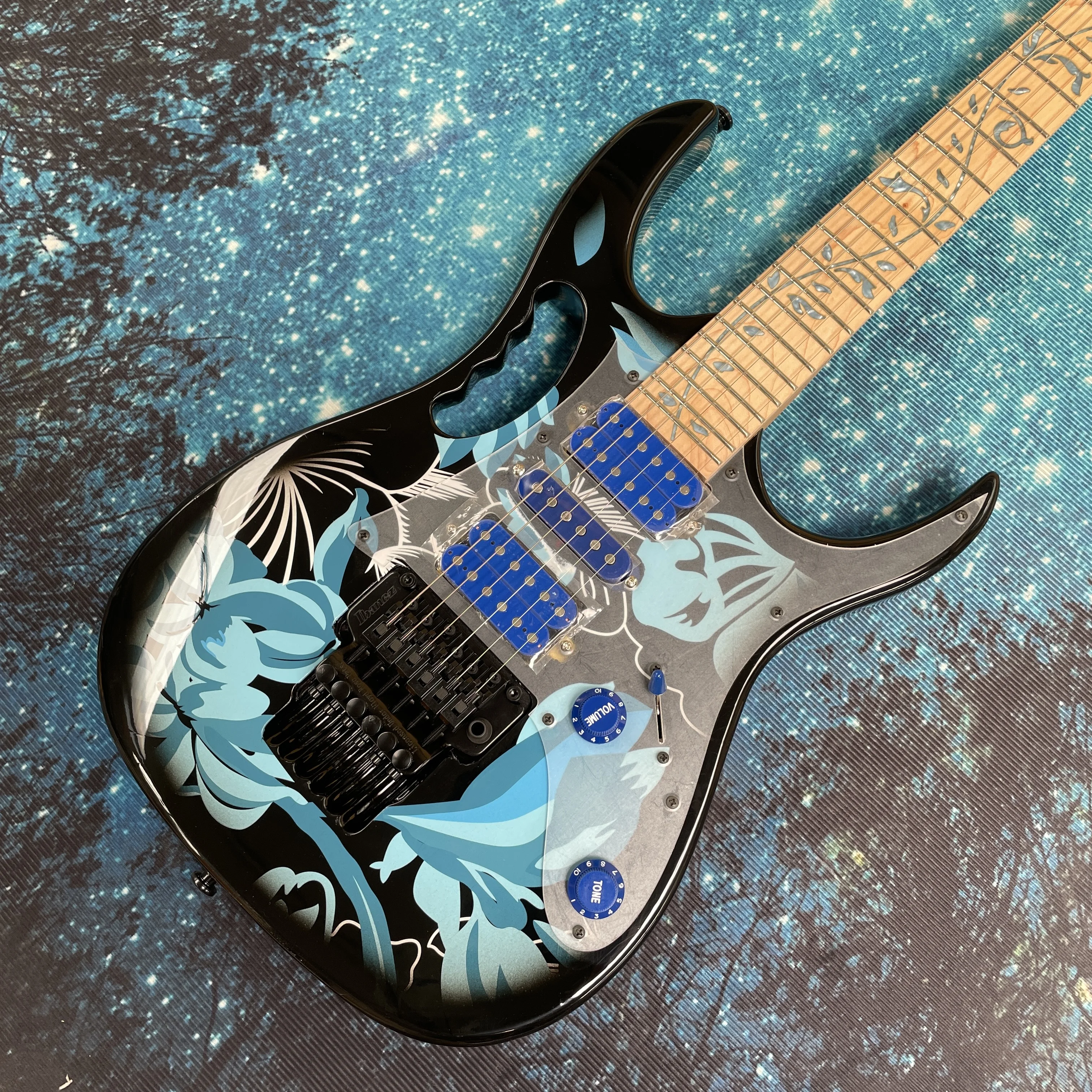 Blue lotus paintedelectric guitar, maplefingerboard inlaid flower logo guitars,rock speed picking performance electric guitarra