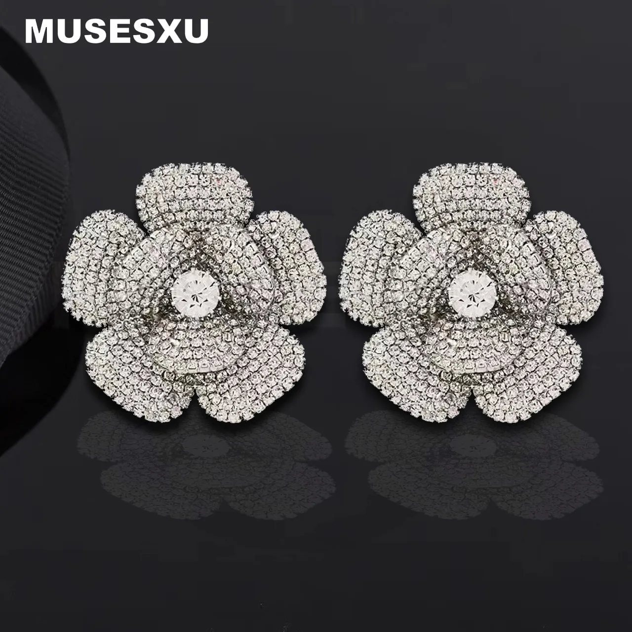 

Jewelry & Accessories Full Diamond Crystal Camellia High Quality Ear Clip Earrings For Women's Parties And Gifts