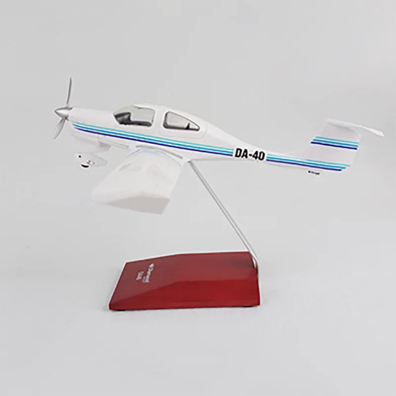 Scale 1/32 Diamond DA40 Evergreen Trainer Miniature Diecast ABS Engineering Eco-friendly Plastic Aircraft Model Gift Toy For Boy