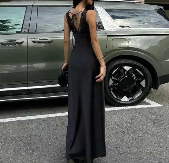 

2026 Summer Women's New Fashionable Casual and Sexy Lace Edge Deep V-Strap Slimming Bareback Party Evening Dress