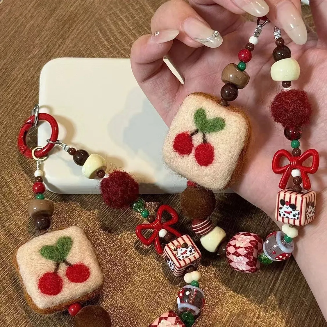 

Милая цепочка для мобильного телефона в виде печенья, шерстяной фетровый кулон, ремешок с подвеской, подвесной ремешок на запястье, подвесной ремешок для сумки для камеры