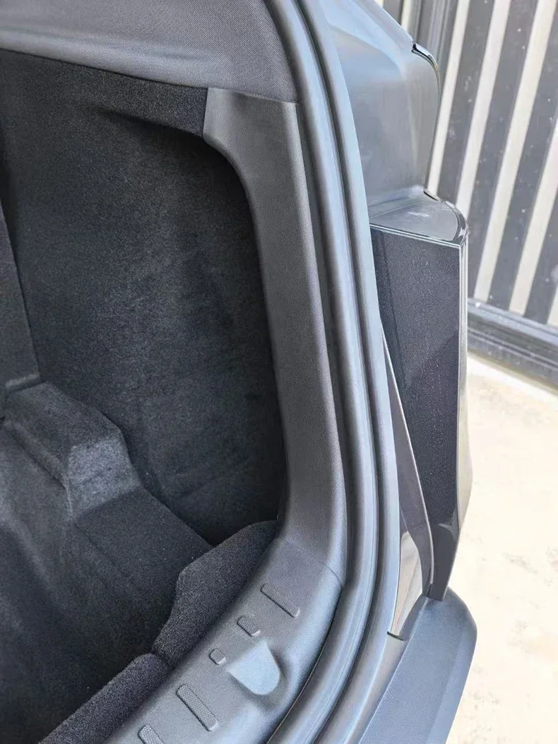 Für Tesla Model Y L Juniper 2025 2026 TPE Heckklappen-Schutzplatte Schwellenschutz Stoßstangenschutz M3 Seiten-Kratzschutz – Detail 2