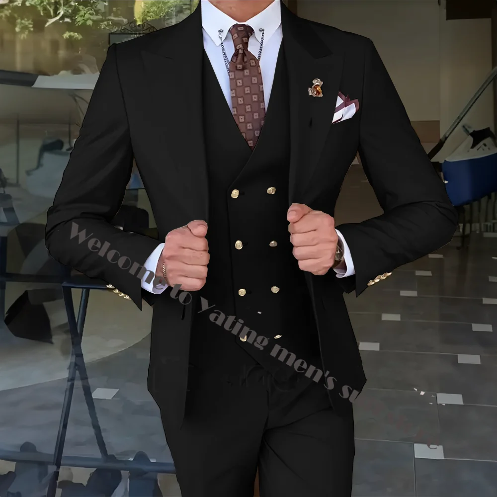 Nuevo traje de boda de color marfil para hombre, esmoquin entallado con solapa de pico para novio, vestido de cena/de fiesta Popular, traje de 3 piezas, chaqueta, pantalones, chaleco con corbata