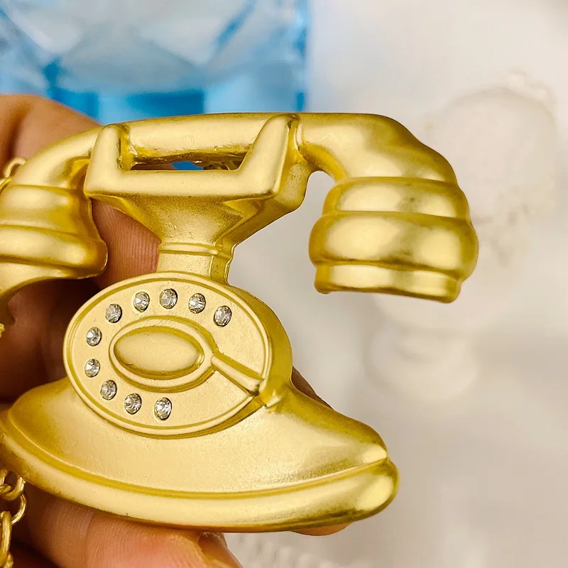 Exquisite Fashion Phone Brooch Alloy Material Senior Sense of Women's Clothing Pin Jewellery for Banquet Party