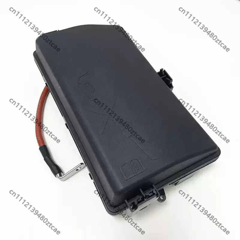 Fuse Box Relay Junction Box Assembly Vehicle Electrical Circuit Protection Box For Compact Sedan Car Replacement Parts