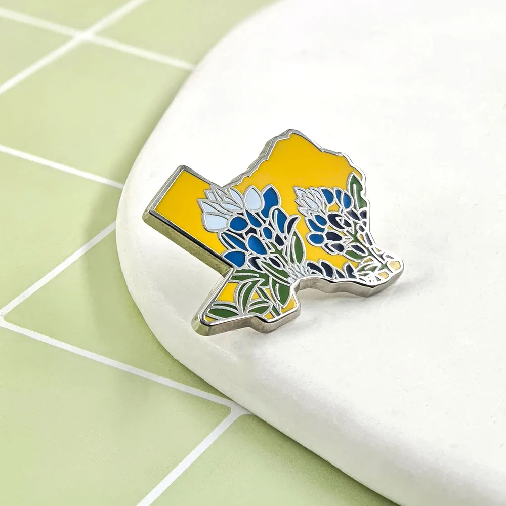 Texas Bluebonnet Emaille-Pin in Form einer Staatskarte, Blumenbrosche, Metallabzeichen, Anstecknadel, US-Reisesouvenir, Schmuckgeschenk für texanische Freunde – Detail 7