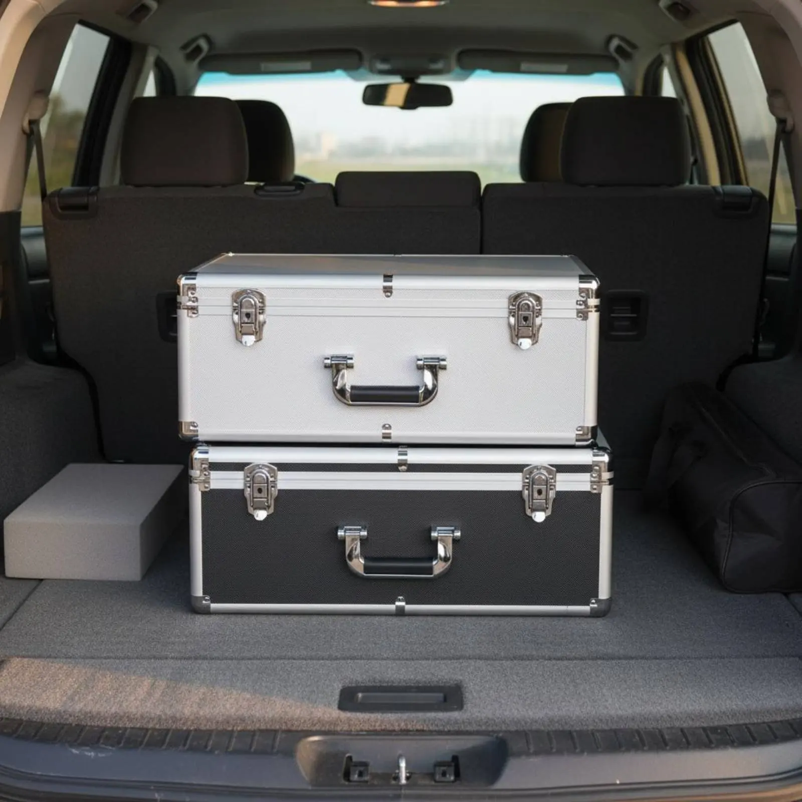 

Aluminum Tool Case Portable Photography Equipment Carrying Case Lockable Aluminum Briefcase Secure Reinforced Corners