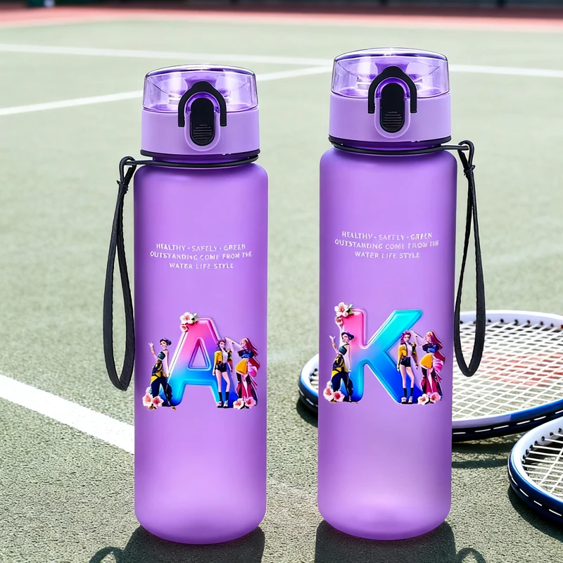 

650ml Kpop Demon Hunters Large Plastic Straw Cups Cartoon Print Letter A-Z Outdoor Sports Portable Water Bottles Drinking Bottle