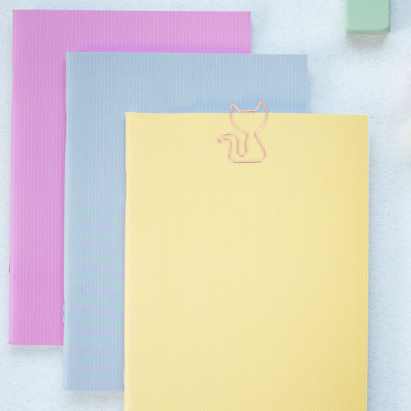 30Pcs Cat Shaped Paper Clips Unique Design Decorative Wire Clips for Memos Photos Documents Office Home Study Tools