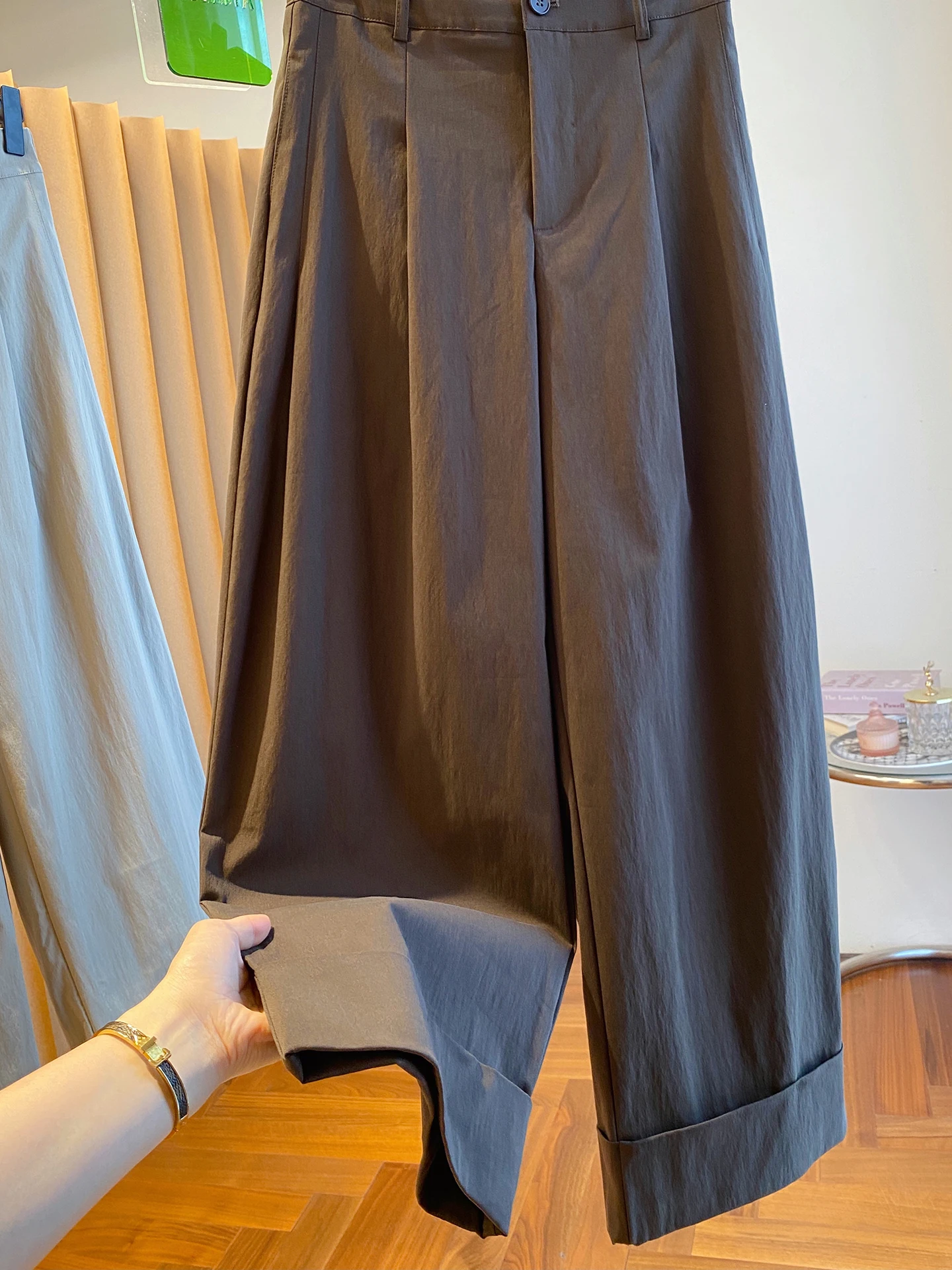 

Брюки женские в стиле хип-хоп, весенние зауженные брюки-кюлоты из синели, городские простые офисные сетчатые брюки на пуговицах, милые драпированные, сращенные в елочку