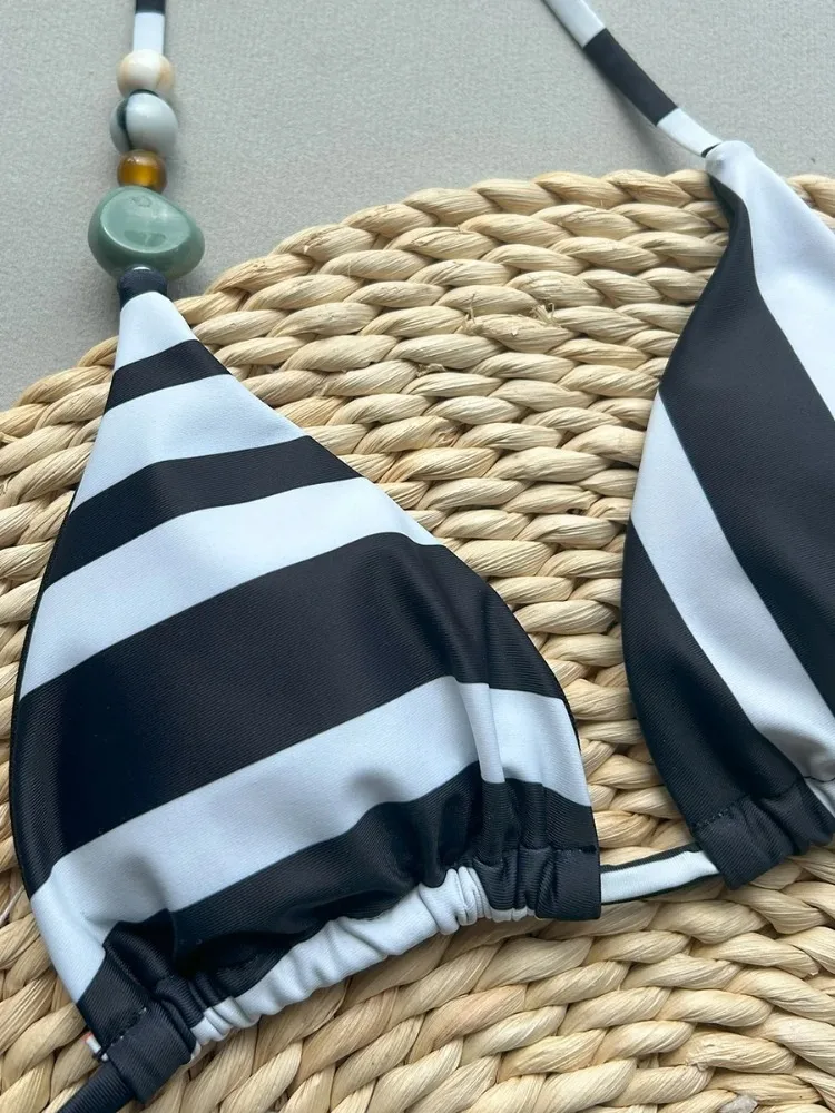 Sexy zwart wit gestreepte micro bikini set voor dames 2025, nieuwe push-up kraal string riem geplooide string vakantie badmode