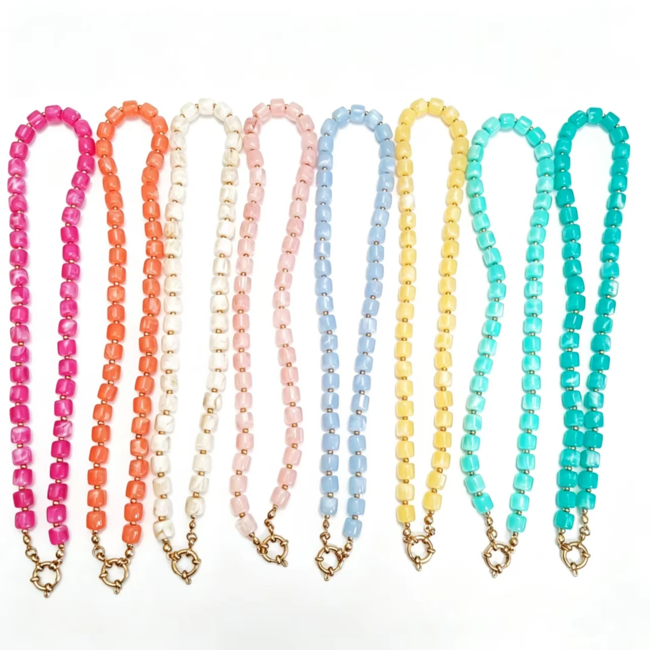 Bohemian Colorful Beads Necklaces for Girl Friends Gifts Retro Acrylic 8x8 Cylinder Beaded Necklace Choker for Women Jewelry