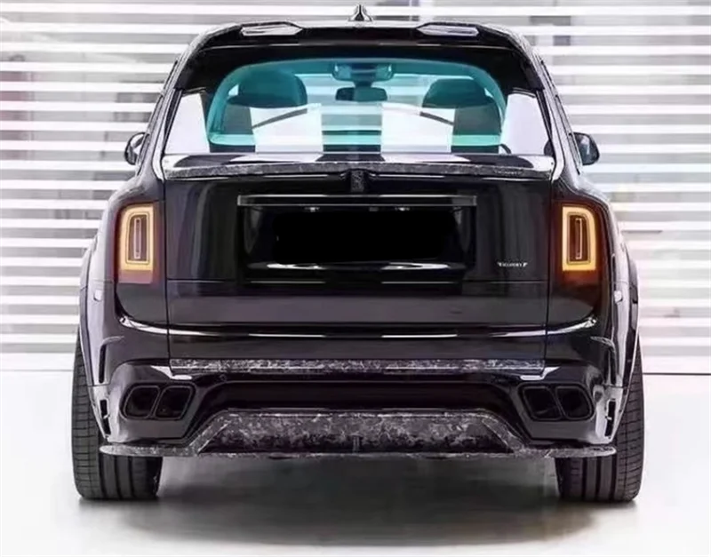Modified M-type dry carbon fiber car front bumper, rear bumper, and rear spoiler, suitable for Rolls Royce Cullinan body kit