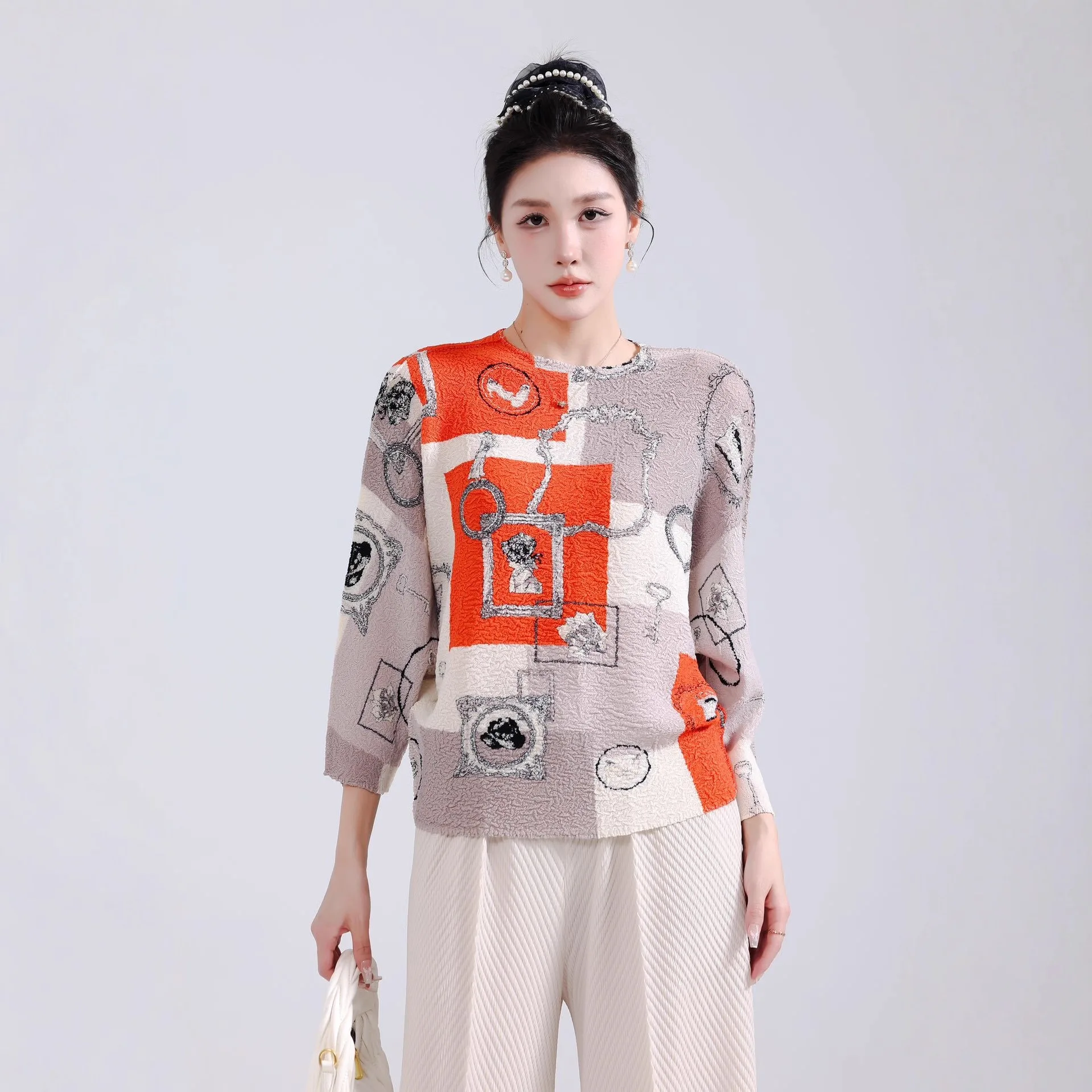 

Плиссированный топ Miyake для женщин, осень 2022, новый повседневный универсальный пуловер с круглым вырезом и длинными рукавами, плиссированный губчатый топ с принтом