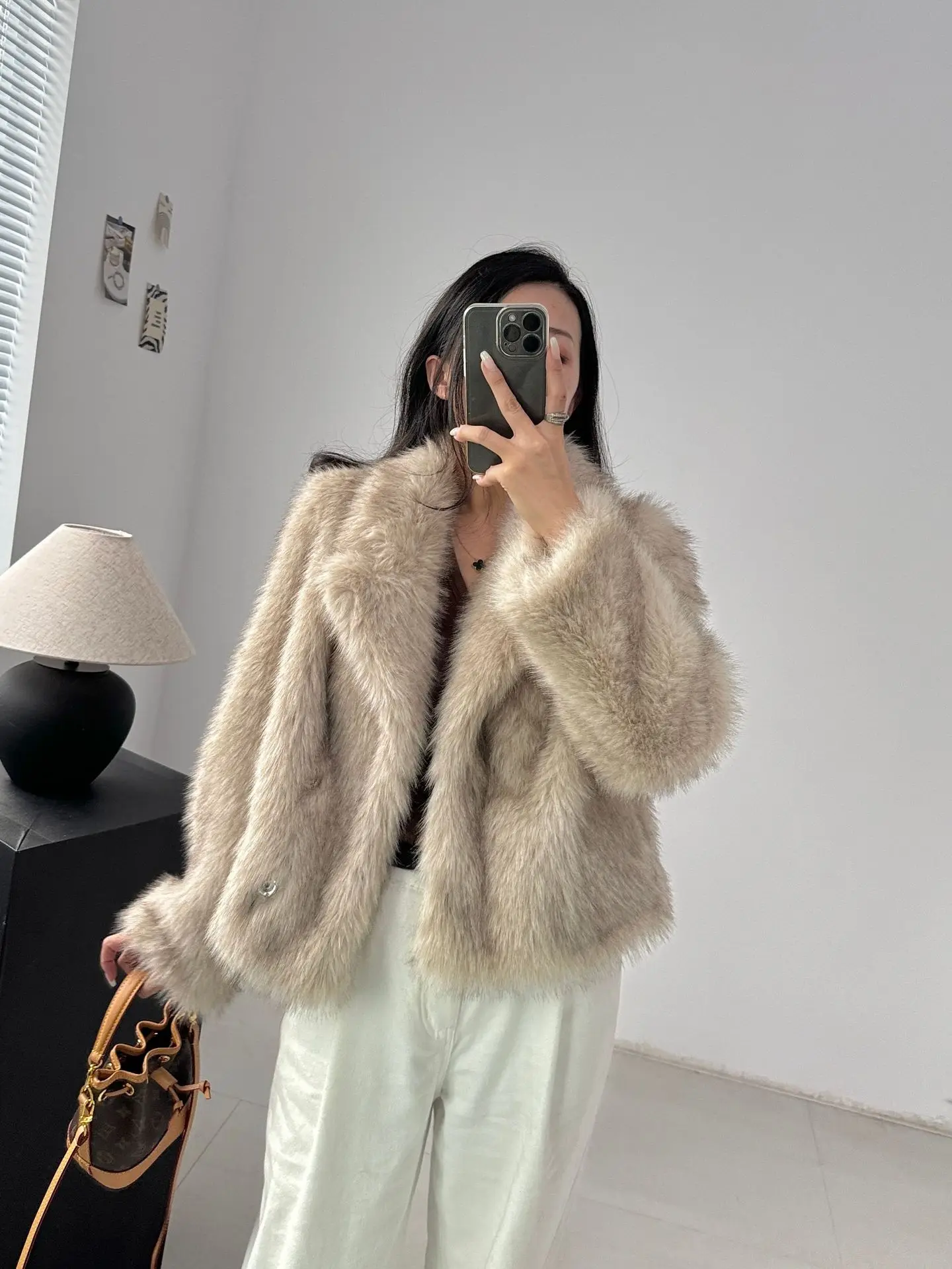 Women's 2024 New Fur Imitation Fox Hair Short  Environmentally Friendly Fur Coat Women's Long Sleeve Solor Color Short Fur Coats