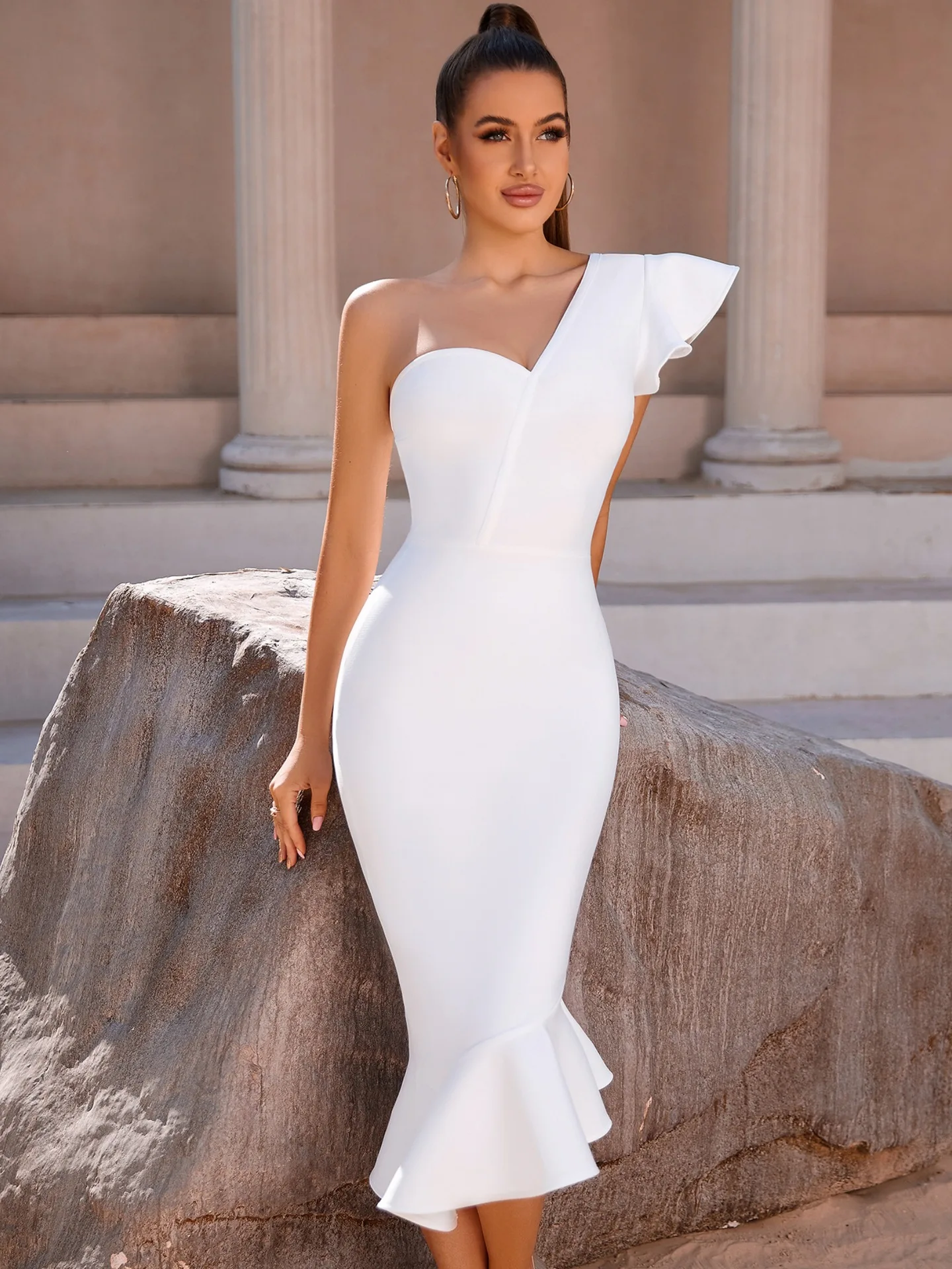 Mulheres branco um ombro plissado bandagem sereia bodycon meados longo vestido de luxo brilhante fantasia festa à noite vestidos de convidados de casamento