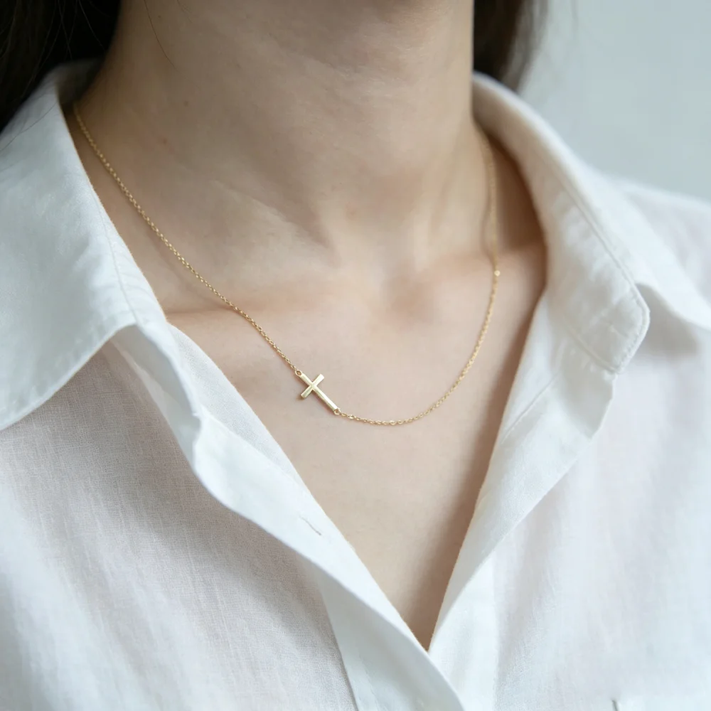 Promotion: Newly launched O-chain paired with smooth mini cross necklace, minimalist women's banquet party necklace jewelry gift